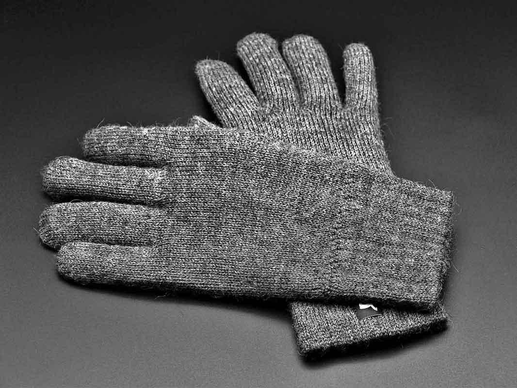 different types of winter gloves