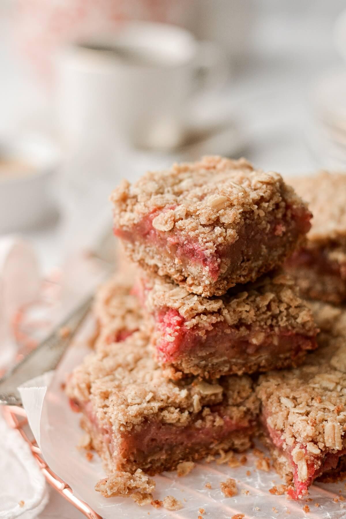 maple rhubarb bars with a flaky crust