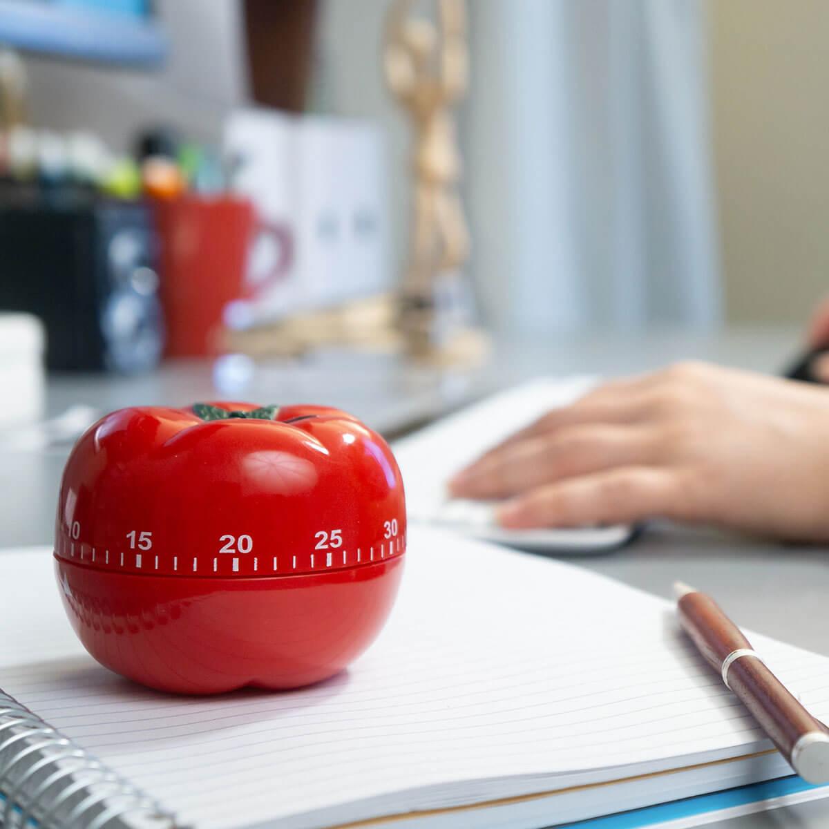 student using pomodoro timer