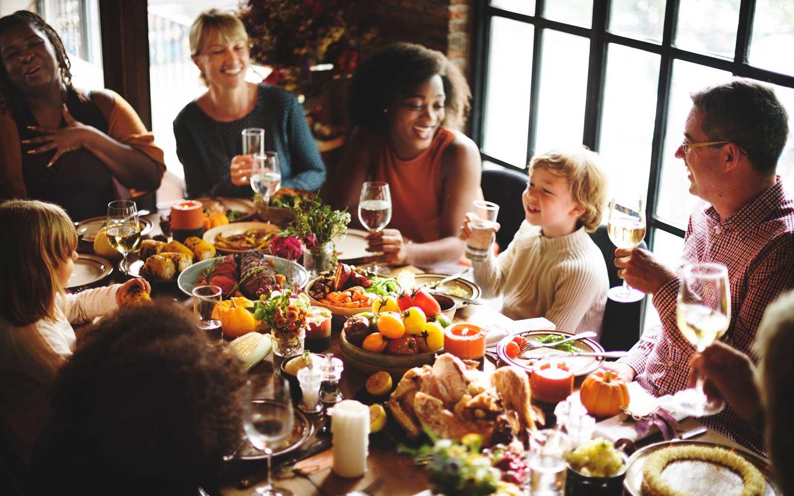 happy family thanksgiving dinner