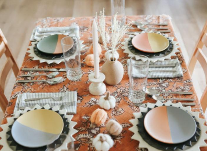 thanksgiving table setting silverware and linen napkins