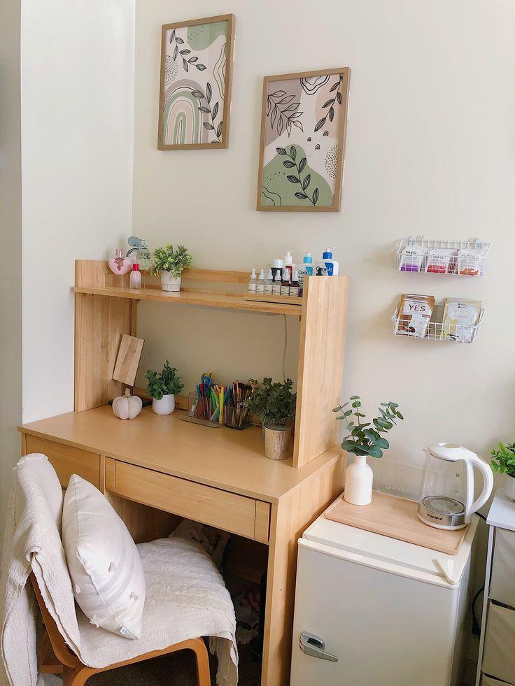 organized dorm room desk