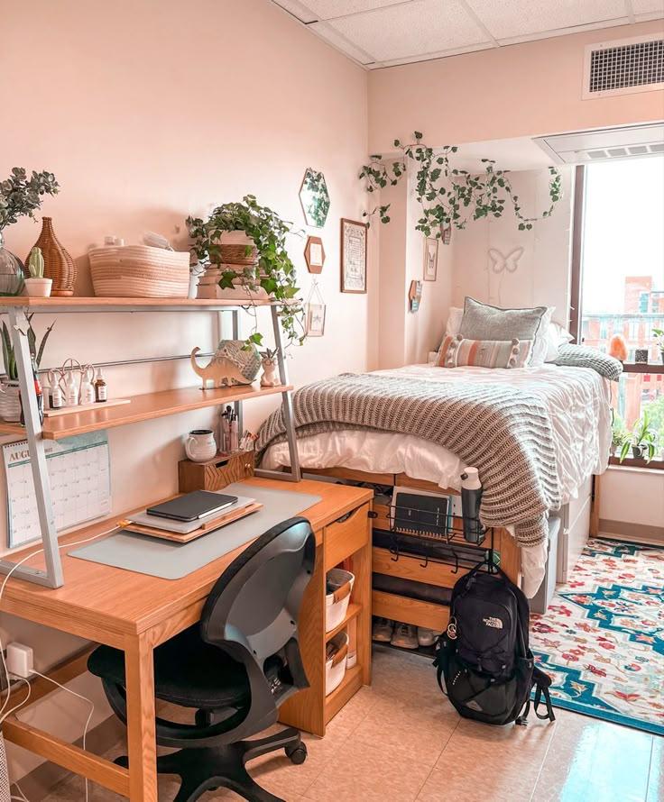 aesthetically pleasing college dorm room