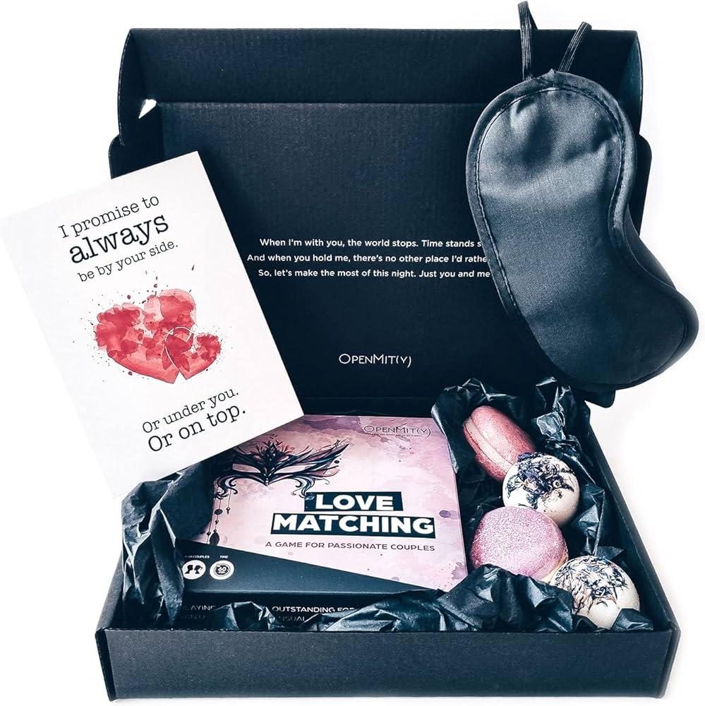 couple opening a date night subscription box