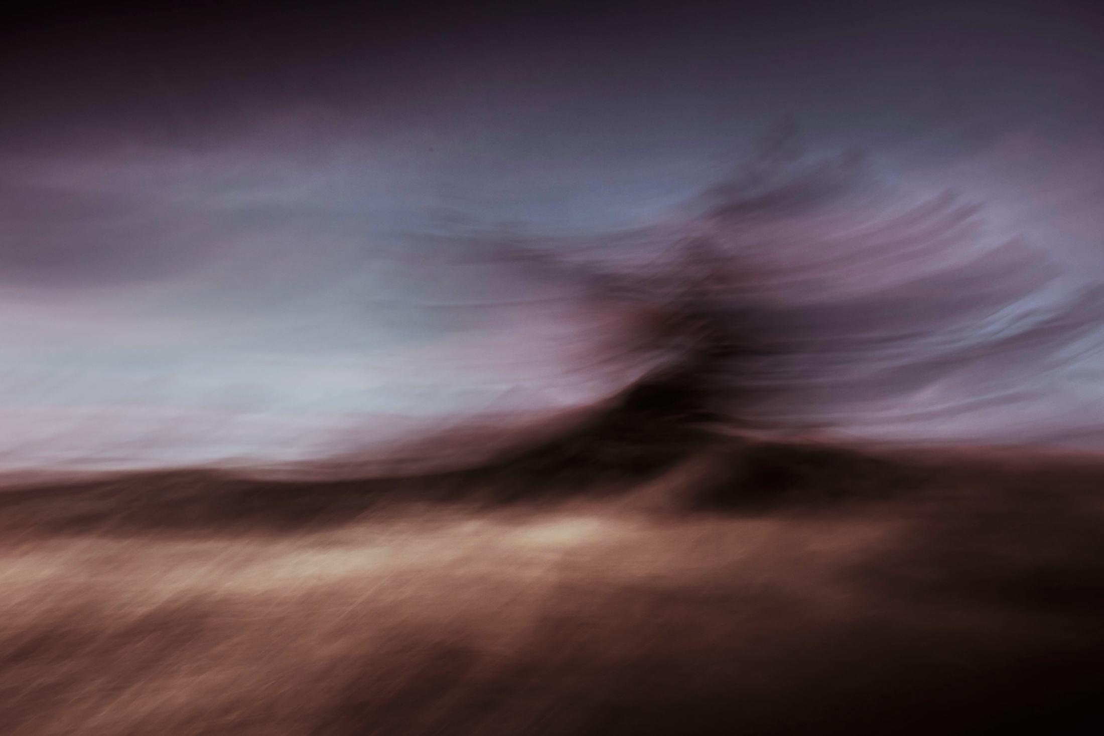 close up of a blurry image on Pinterest next to a sharp, high-quality image
