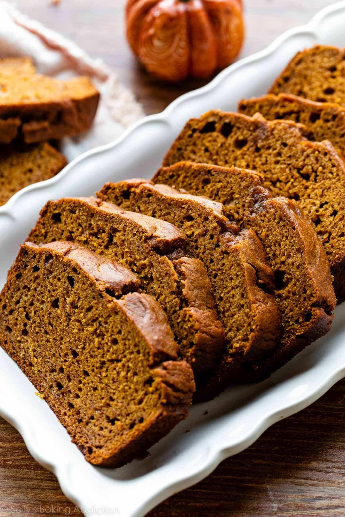 homemade pumpkin bread slices