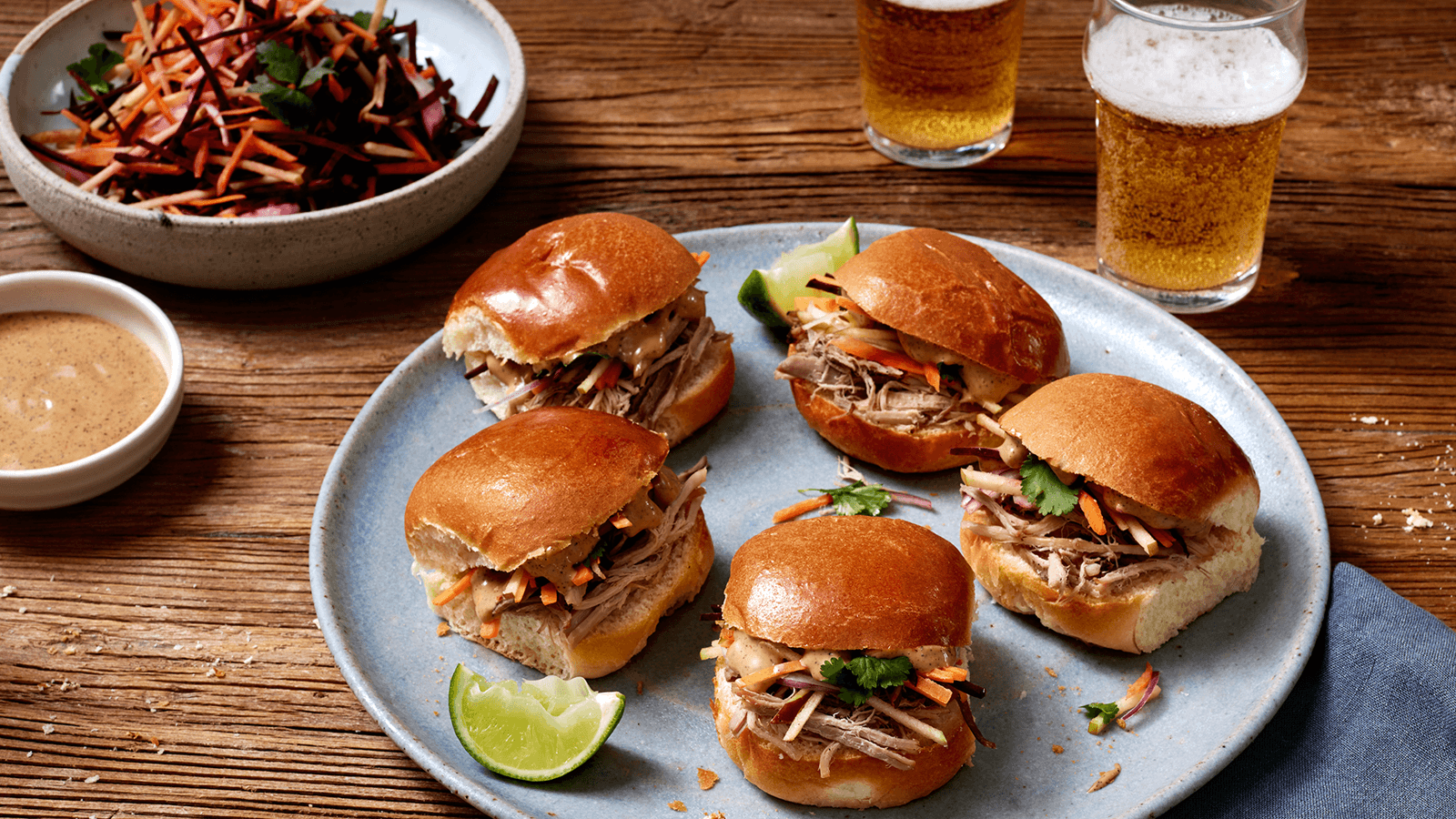 Pulled pork sliders with bbq sauce and coffee grounds