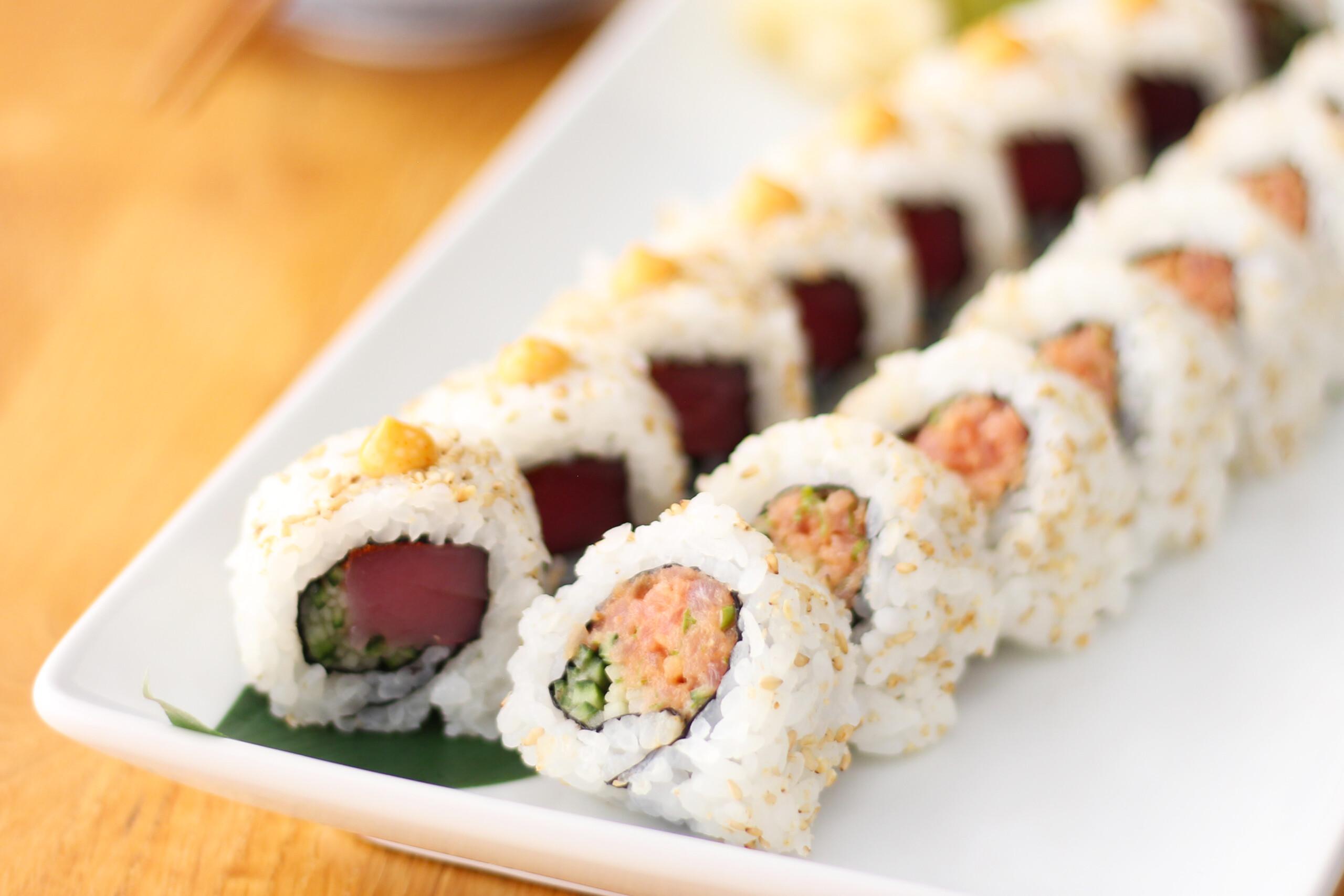 spicy tuna roll sushi close up