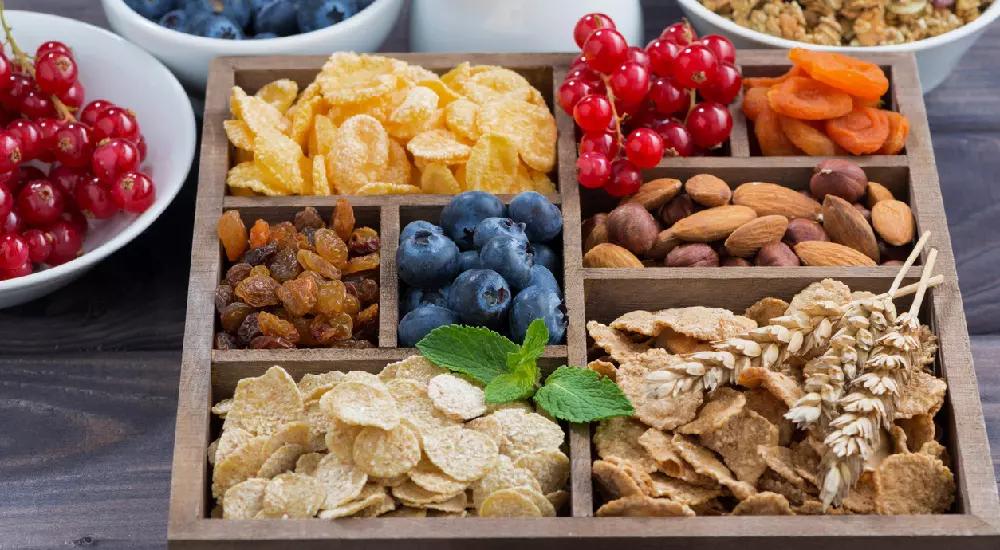 healthy snacks for studying: fruits, vegetables, nuts, etc.