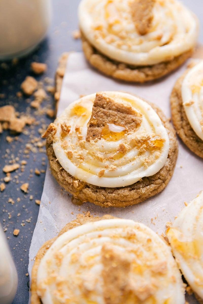 honey drizzled on graham crackers