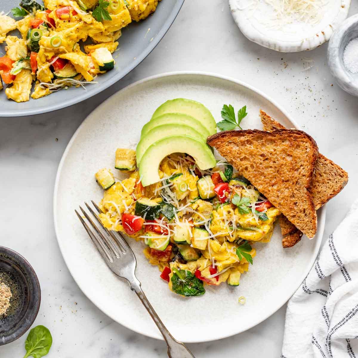 scrambled eggs with vegetables