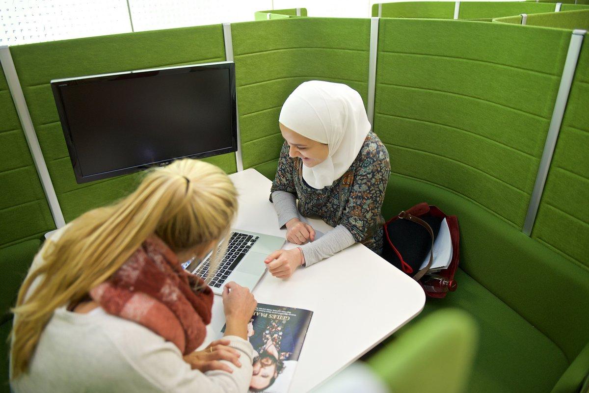 students working together at a university writing center