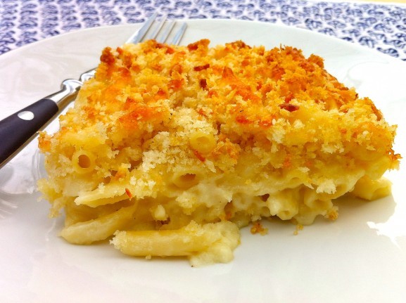 Delicious Mac and Cheese Crust Pot with golden crispy top
