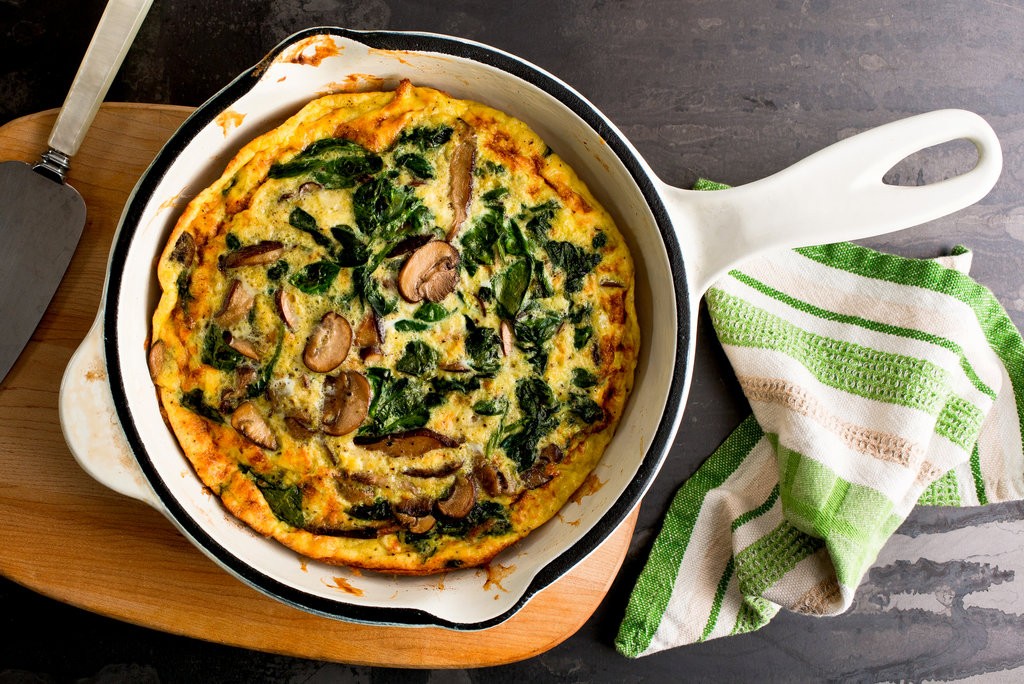 mushroom and spinach frittata served with whole wheat toast